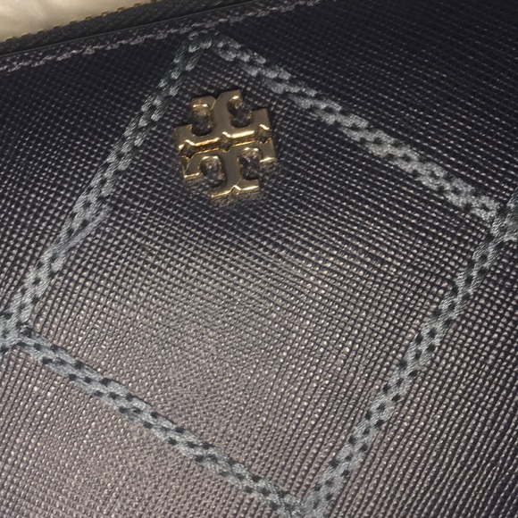 Tory Burch Wallet - Picture 2 of 5